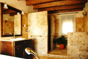 Baño con jacuzzi planta 2
